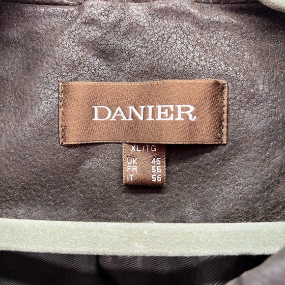 Danier Leather Trench Coat - Picture 6 of 6